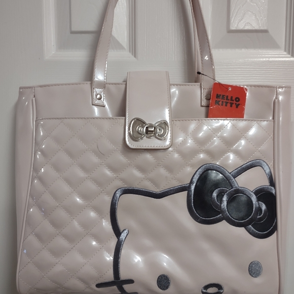 Hello Kitty Quilted Look Peal/white Color NWT - Picture 2 of 16